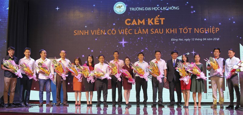 Cần không những người tiếp lửa ở trường đại học?